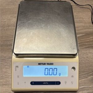 Mettler Toledo Scale MF ML3002E
Top-loading Balance Scale
